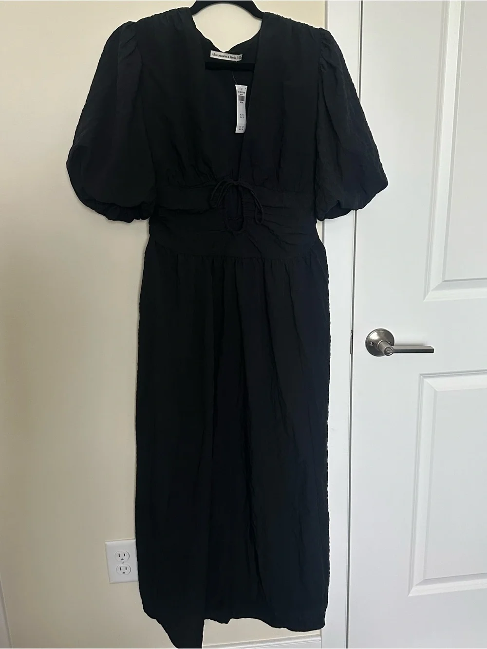 NWT Abercrombie Black Puff-Sleeve Maxi With Waist Tie - M